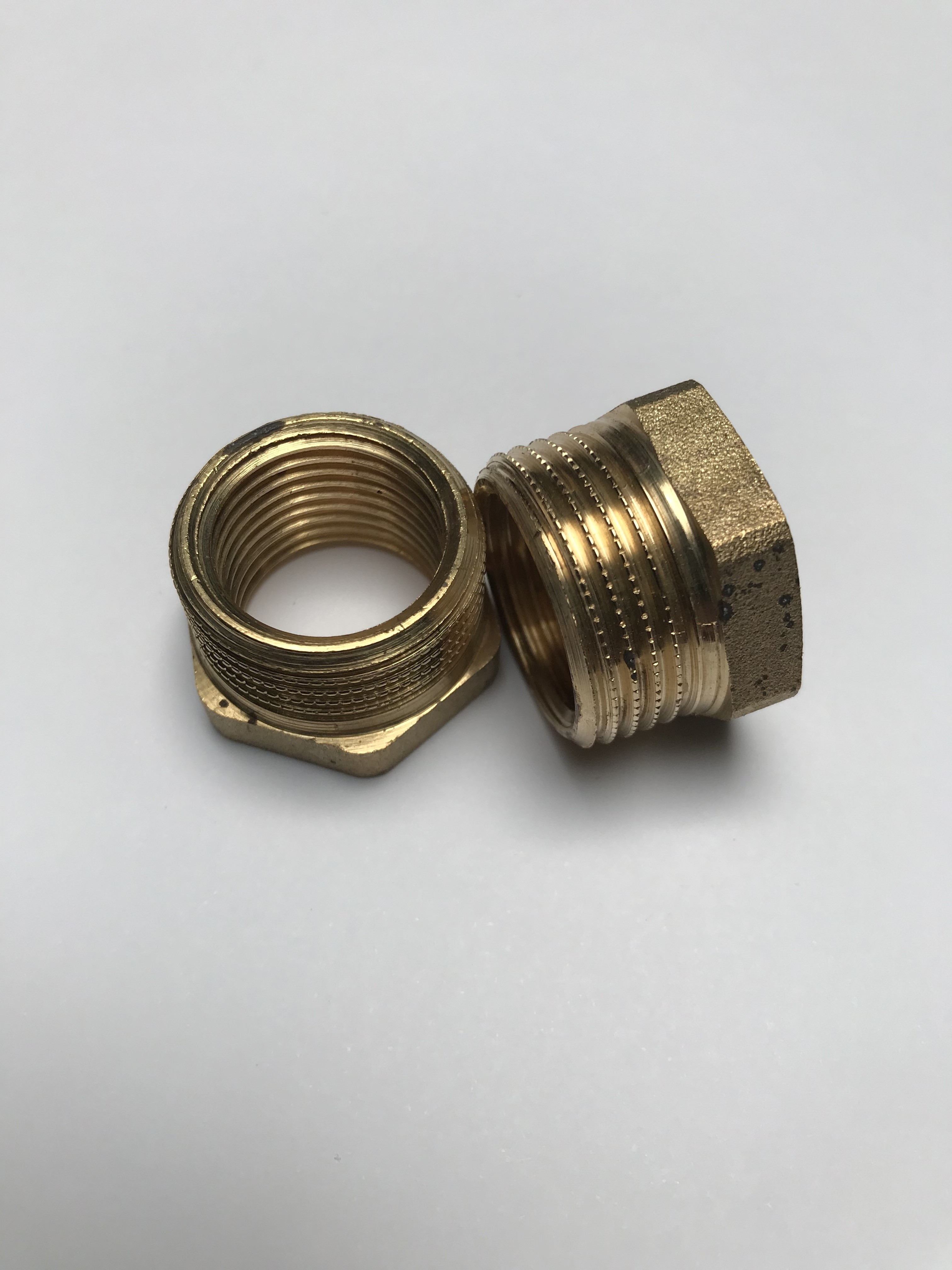 Überschnitt 3/4" x 1/2" Messing blank