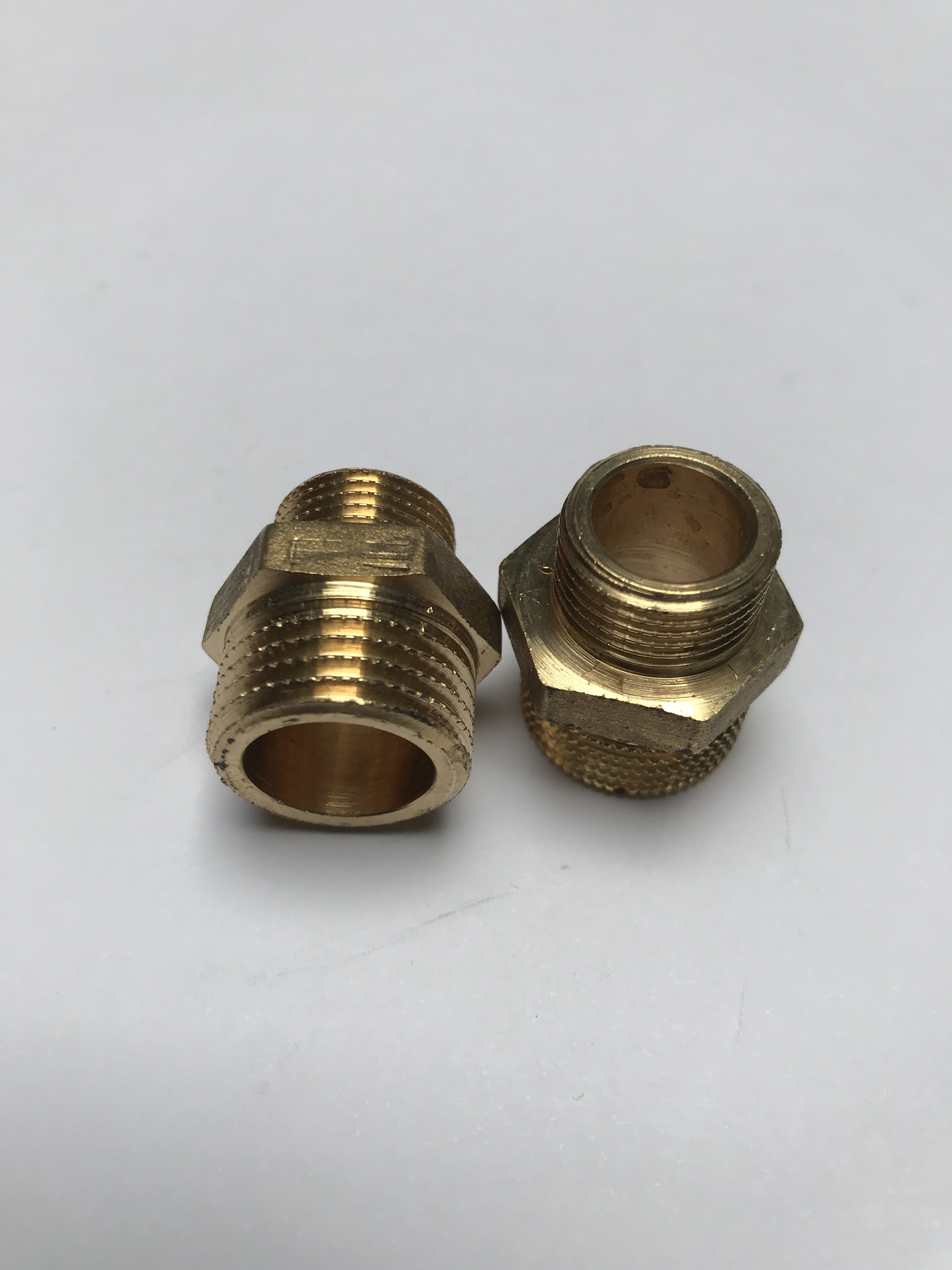 1024976 - Doppelnippel 3/8" x 1/2" 